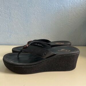 Olukai Black Leather Wedge Flip Flops Sandals Comfort Thong Size 6